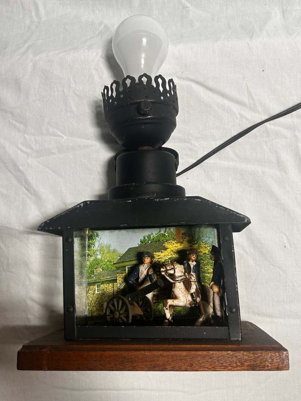 Vintage Revolutionary War Diorama Metal Lantern Table Lamp with Leviton Socket
